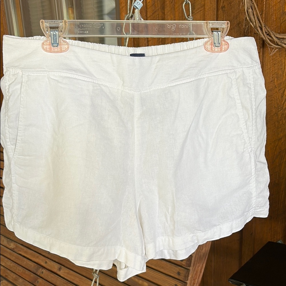 GAP Women's High Waist Cream Shorts